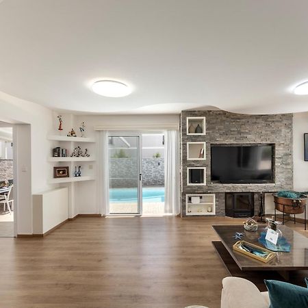 Accomoteleia Crystal Lagoon Villa Протарас Екстер'єр фото