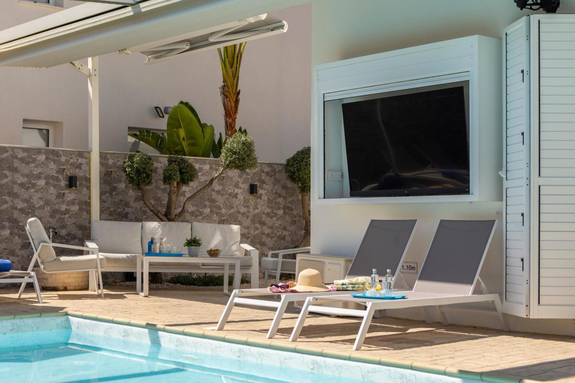 Accomoteleia Crystal Lagoon Villa Протарас Екстер'єр фото